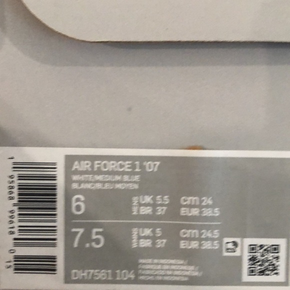 💙🤍NIKE AIR FORCE 1 ‘07 SNEAKERS🤍💙 - Picture 9 of 10